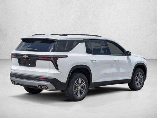 Summit White 2026 Chevrolet Traverse LT