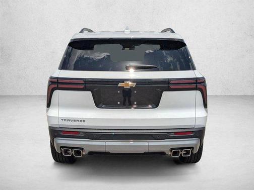 Summit White 2026 Chevrolet Traverse LT