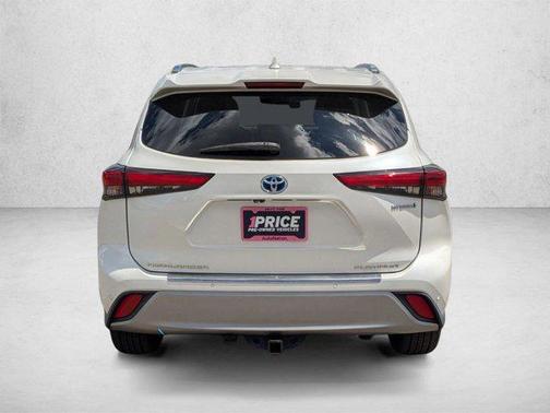 Blizzard Pearl 2020 Toyota Highlander Hybrid Platinum