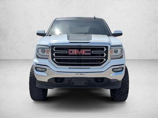 White 2018 GMC Sierra 1500 SLE