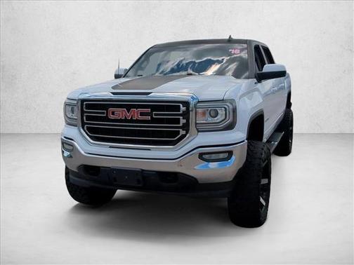 White 2018 GMC Sierra 1500 SLE