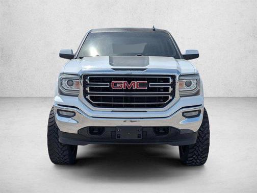 White 2018 GMC Sierra 1500 SLE
