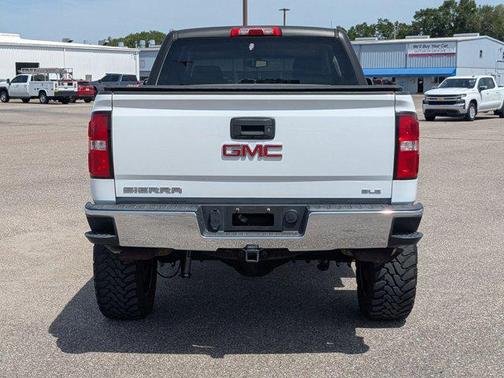 White 2018 GMC Sierra 1500 SLE