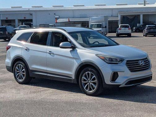 2017 Hyundai SANTA FE SE