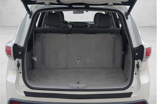 Blizzard Pearl 2016 Toyota Highlander LE Plus