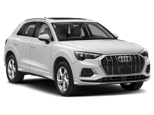 Mythos Black Metallic 2022 Audi Q3 40 Premium