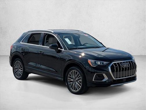 Mythos Black Metallic 2022 Audi Q3 40 Premium