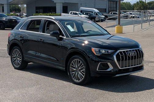 Mythos Black Metallic 2022 Audi Q3 40 Premium
