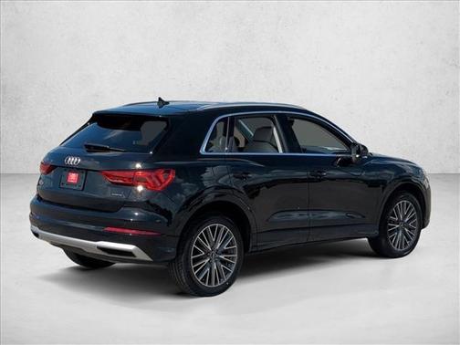 Mythos Black Metallic 2022 Audi Q3 40 Premium