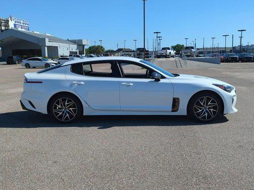 Snow White Pearl 2023 Kia Stinger GT-Line