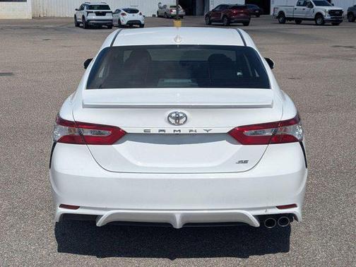 Super White 2020 Toyota Camry SE