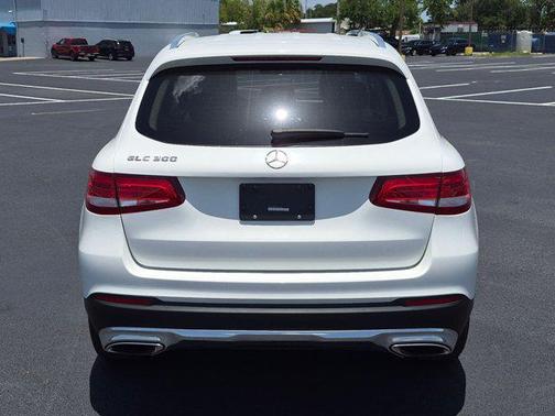 Polar White 2019 Mercedes-Benz GLC 300 Base
