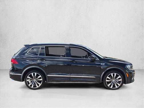 Deep Black Pearl 2021 Volkswagen Tiguan 2.0T SEL R-Line 4MOTION