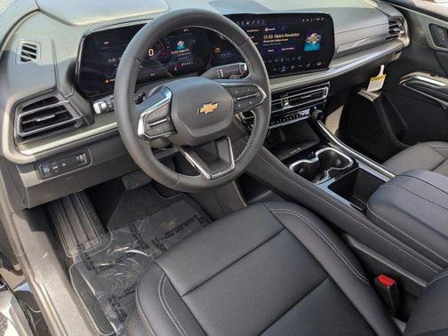 Mosaic Black Metallic 2026 Chevrolet Traverse LT