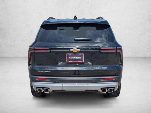 Mosaic Black Metallic 2026 Chevrolet Traverse LT
