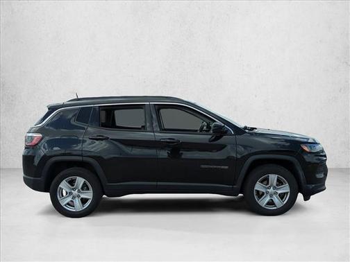 Diamond Black Crystal Pearlcoat 2022 Jeep Compass Latitude