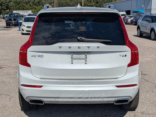 2019 Volvo XC90 T6 Momentum
