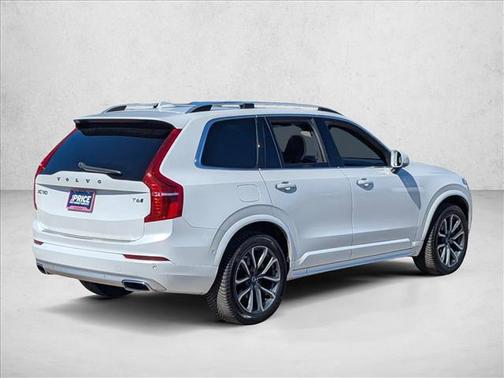 2019 Volvo XC90 T6 Momentum