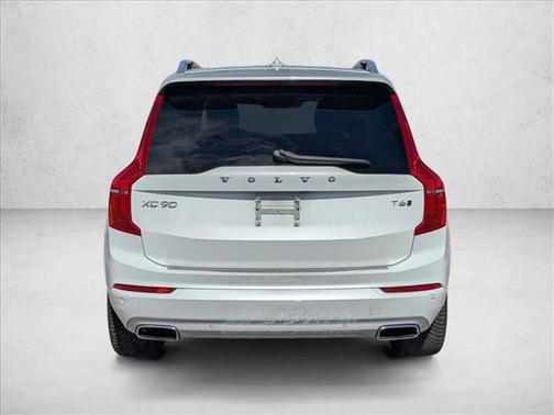 2019 Volvo XC90 T6 Momentum