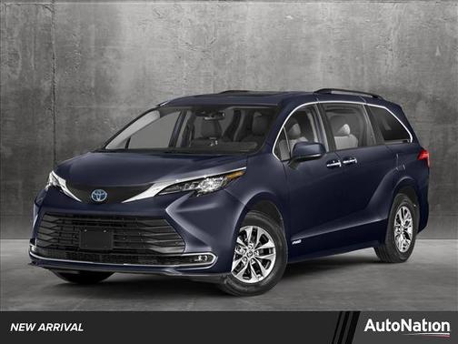 2024 Toyota Sienna XLE 8 Passenger