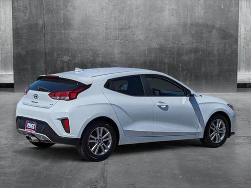 2020 Hyundai Veloster 2