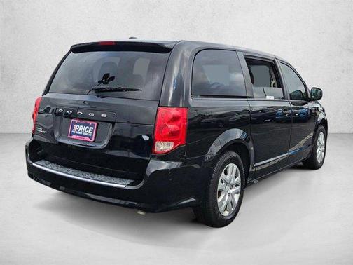 Black Onyx Crystal Pearlcoat 2019 Dodge Grand Caravan SE