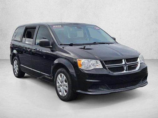Black Onyx Crystal Pearlcoat 2019 Dodge Grand Caravan SE
