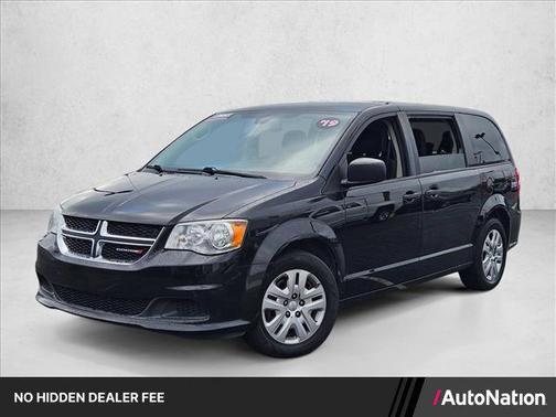 Black Onyx Crystal Pearlcoat 2019 Dodge Grand Caravan SE