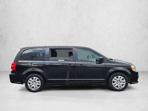 Black Onyx Crystal Pearlcoat 2019 Dodge Grand Caravan SE