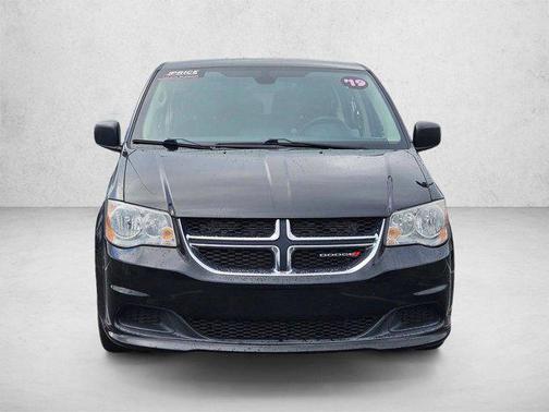 Black Onyx Crystal Pearlcoat 2019 Dodge Grand Caravan SE