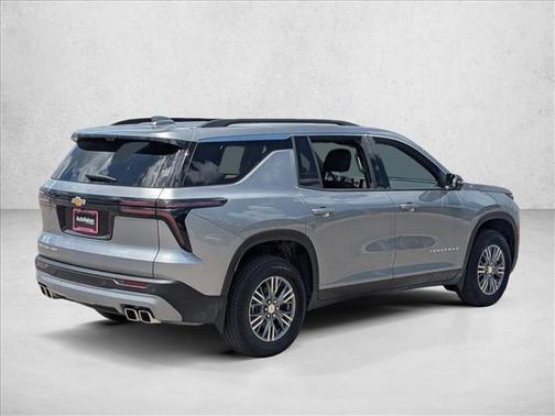 Sterling Gray Metallic 2026 Chevrolet Traverse LT