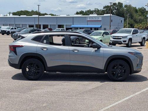 Sterling Gray Metallic 2024 Chevrolet Trax FWD ACTIV
