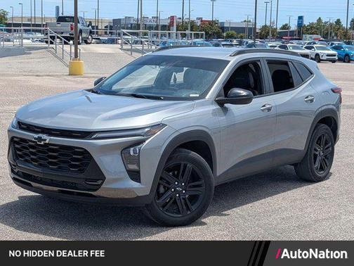 Sterling Gray Metallic 2024 Chevrolet Trax FWD ACTIV