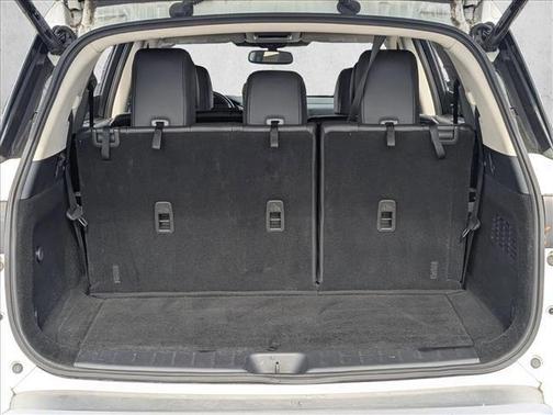 2022 Nissan Pathfinder SL 4WD