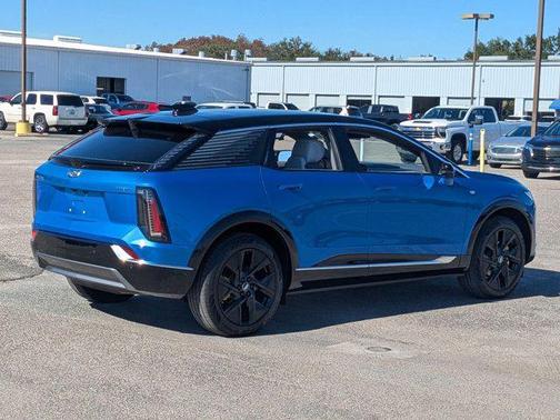 2025 Cadillac OPTIQ Luxury 1 AWD