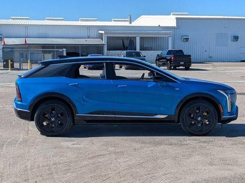 2025 Cadillac OPTIQ Luxury 1 AWD