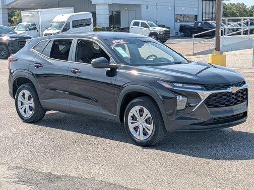 Mosaic Black Metallic 2024 Chevrolet Trax LS
