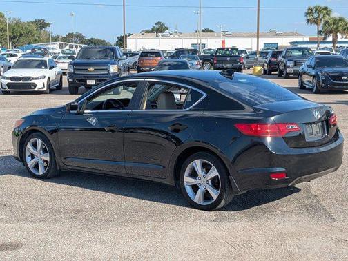 2013 Acura ILX 2.0L w/Premium Package
