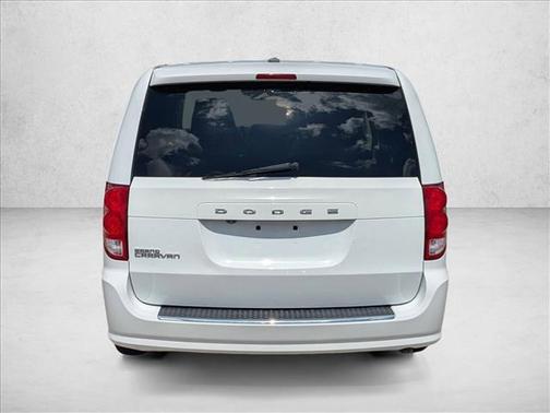 White Knuckle Clearcoat 2018 Dodge Grand Caravan SE