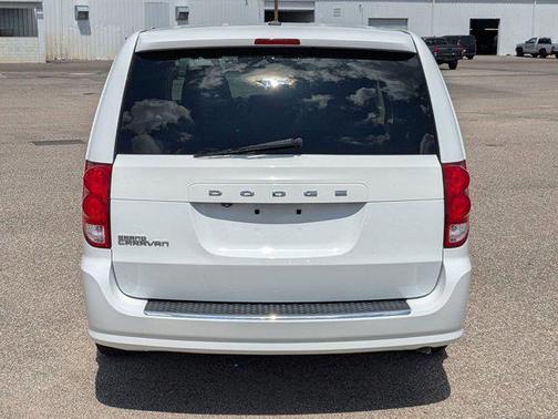 White Knuckle Clearcoat 2018 Dodge Grand Caravan SE