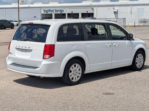 White Knuckle Clearcoat 2018 Dodge Grand Caravan SE