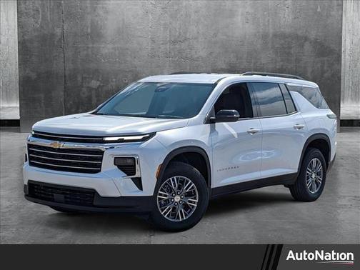 2025 Chevrolet Traverse LT