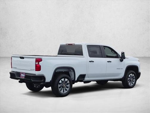 Summit White 2026 Chevrolet Silverado 2500 Custom