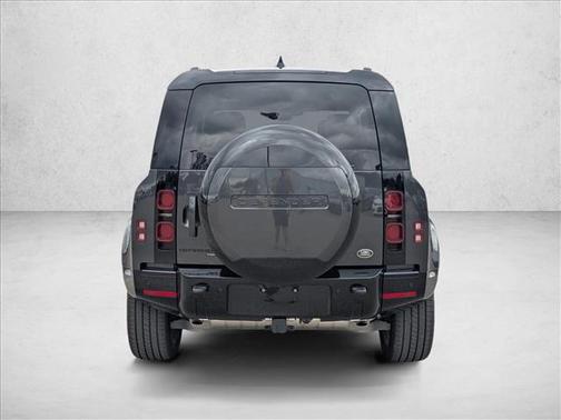 2023 Land Rover Defender 110 X-Dynamic SE