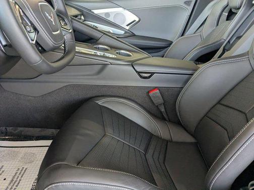 2026 Chevrolet Corvette Stingray w/2LT