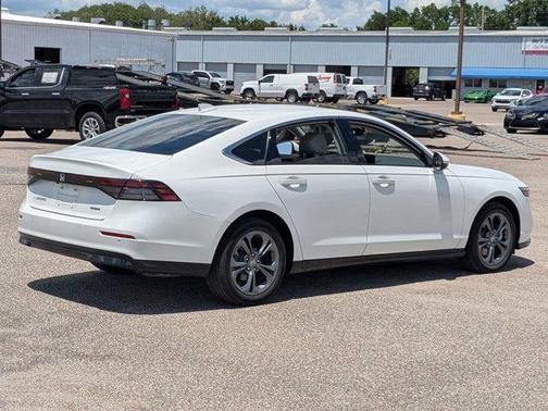 Platinum White Pearl 2024 Honda Accord Hybrid EX-L