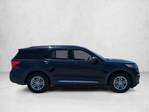 AGATE BLACK METALLIC 2023 Ford Explorer XLT