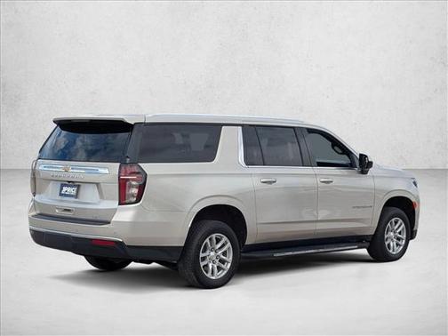 2023 Chevrolet Suburban LT