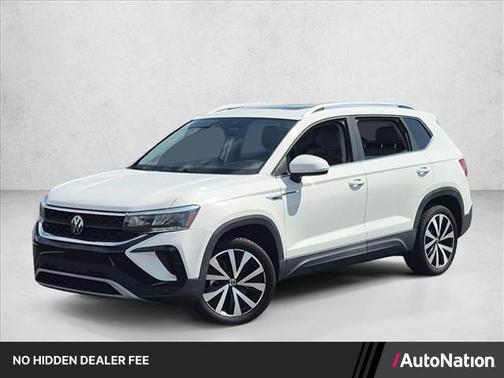 White 2023 Volkswagen Taos 1.5T SE