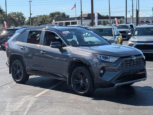 2020 Toyota RAV4 Hybrid SE